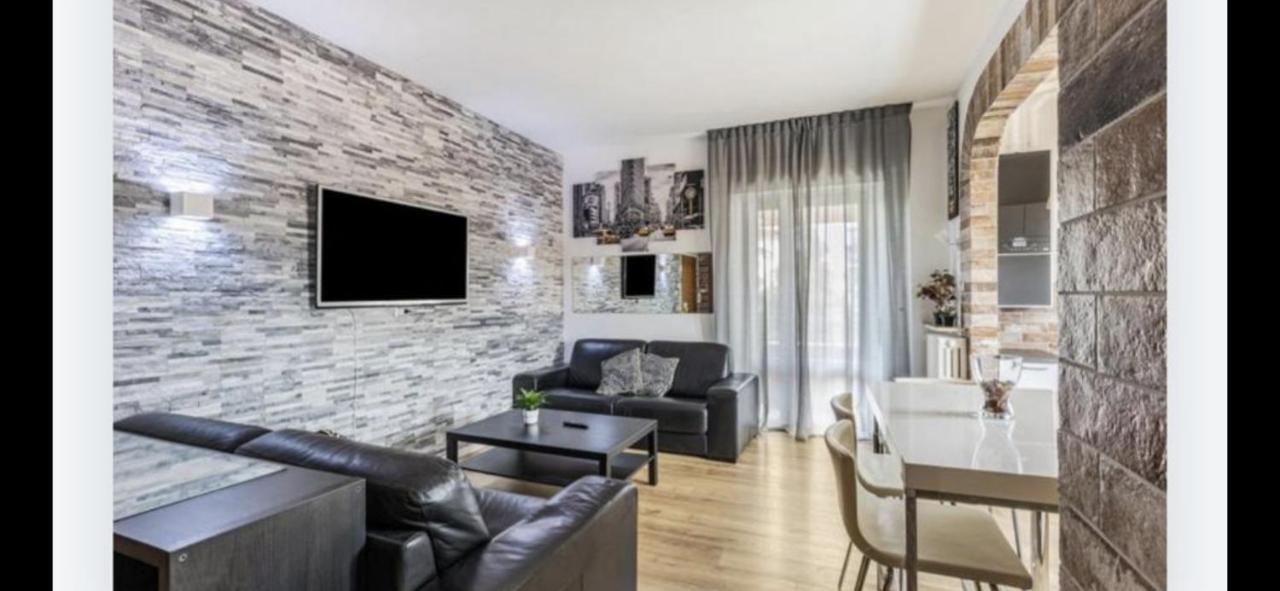 Queen East Verona Apartments エクステリア 写真