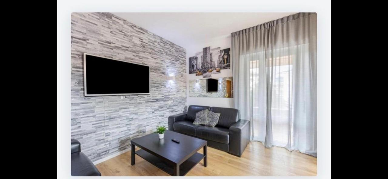 Queen East Verona Apartments エクステリア 写真