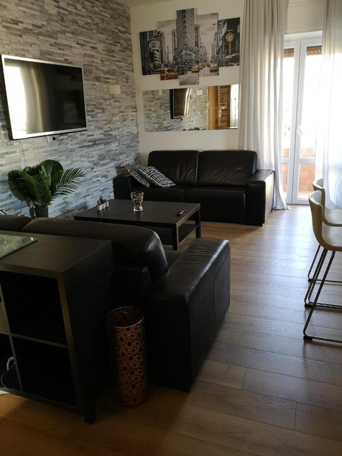 Queen East Verona Apartments エクステリア 写真